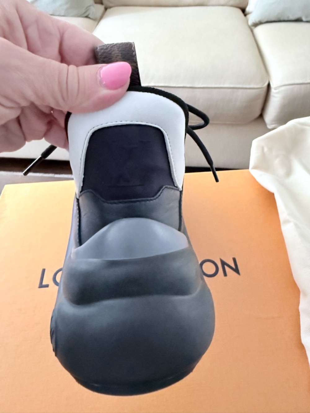 Louis Vuitton Archlight Black and White Trainer Sneakers - Picture 12 of 14